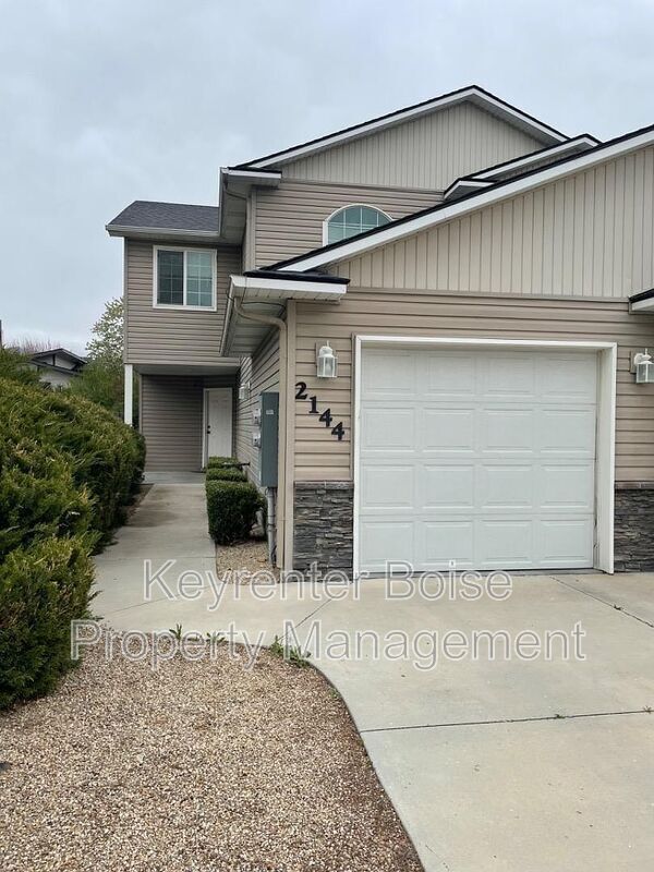 Foto principal - 2144 S Dorothy Ave