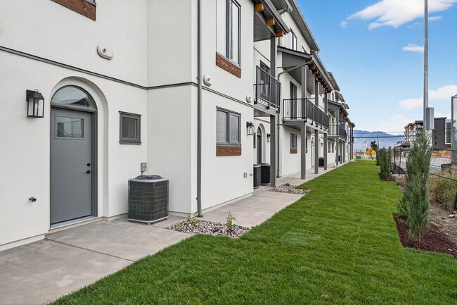 Building Photo - 852 Anders Rd