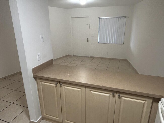 Foto del edificio - 2000 Springdale Blvd