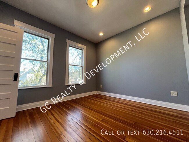 Foto del edificio - ***HUMBOLDT PARK - UPDATED 3 BDRM - 1 BTH ...