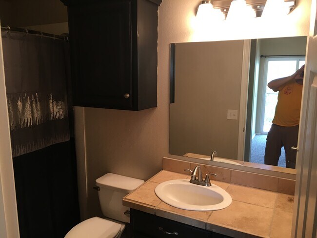 Baño - 900 Bitner Rd