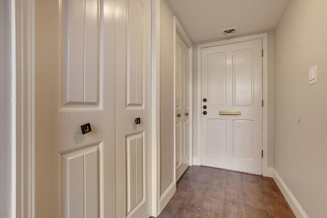 Foto del edificio - 150 Maribeau Square NW