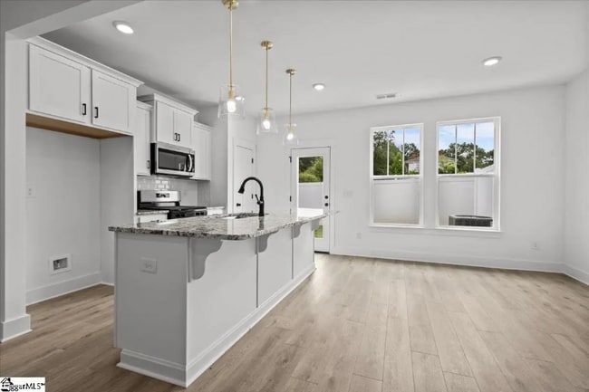 Foto del edificio - 208 Curhill Ln