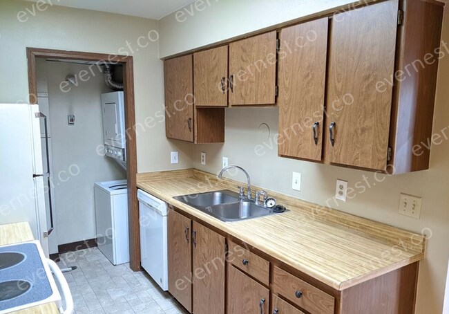 Foto del edificio - 1825 Kendall St
