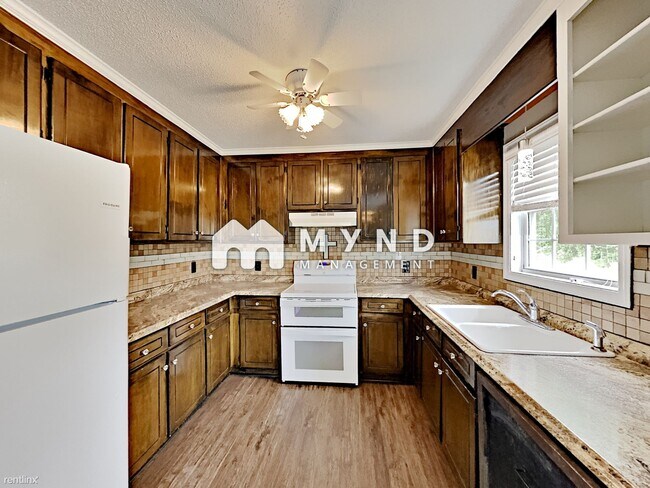 Building Photo - 3 br, 2 bath House - 140 Patricia Dr