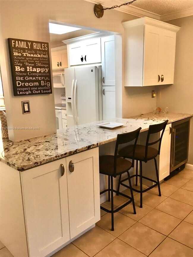Foto del edificio - 9410 N Hollybrook Lake Dr