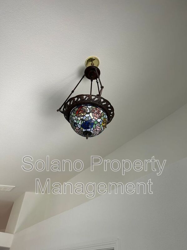 Foto del edificio - 542 Fiesta Ct