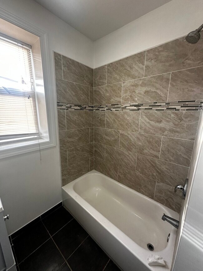 Building Photo - 2515 E 72nd Pl