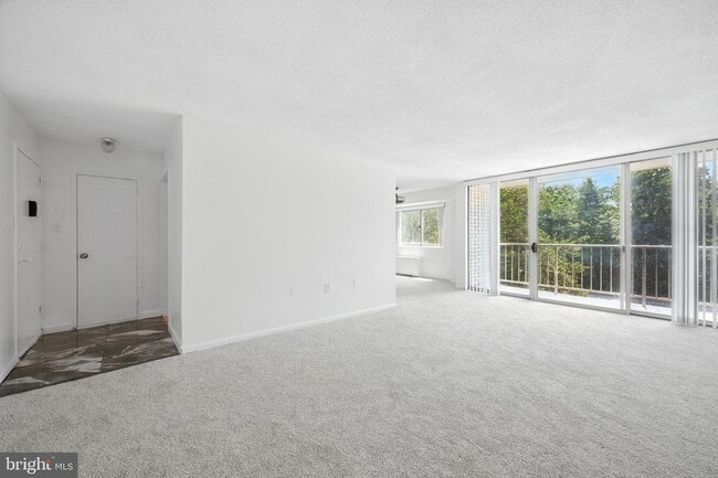 Building Photo - 2500 N Van Dorn St