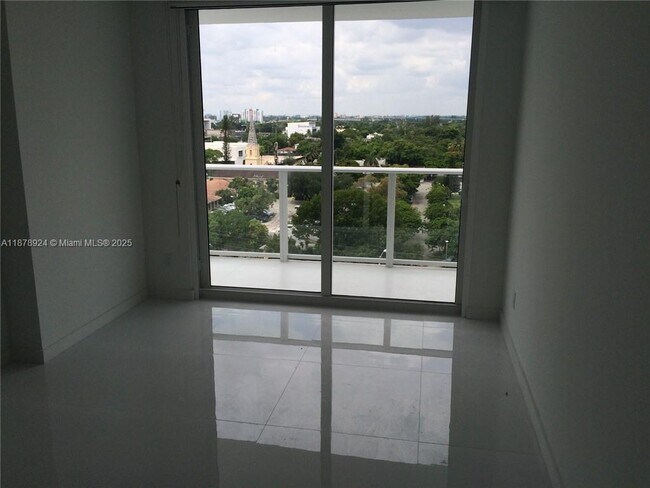 Foto del edificio - 4250 Biscayne Blvd