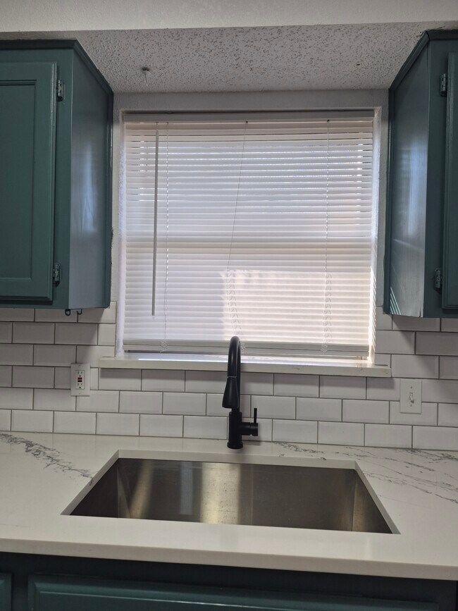 Foto del edificio - 5124 Trail Dust Ln