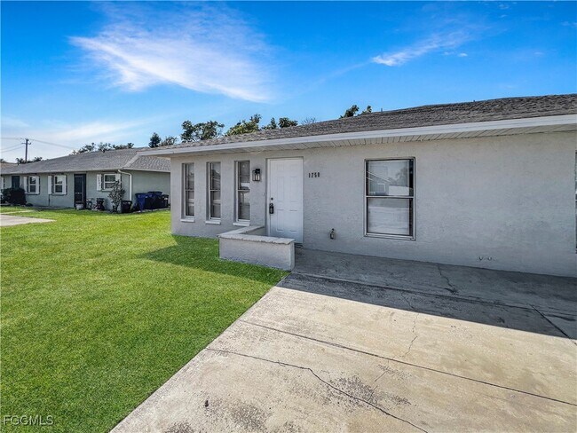 Foto del edificio - 17582 Cypress Point Rd