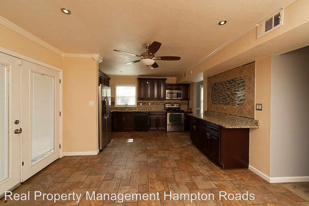 6598 Stoney Point S S