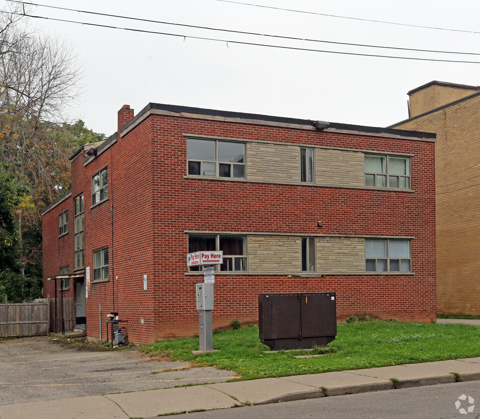 Primary Photo - Wentworth Place Apartments