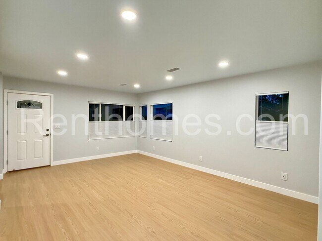 Foto del edificio - 1831 Thomas Ave