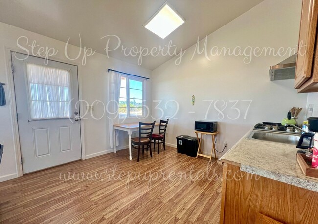 Building Photo - 8440 Ponderosa Way