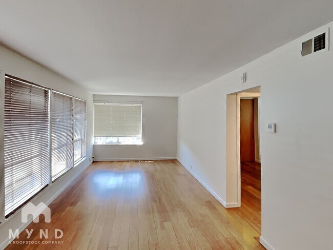 Foto del edificio - 695 Grand View Ave Apt 103