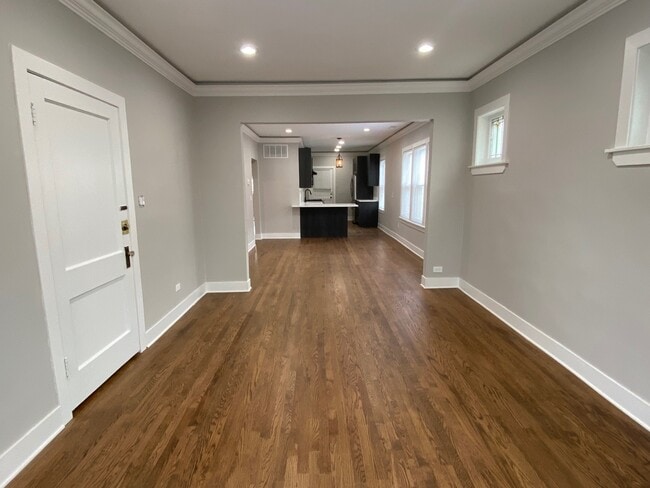 Building Photo - 6141 N Meade Ave