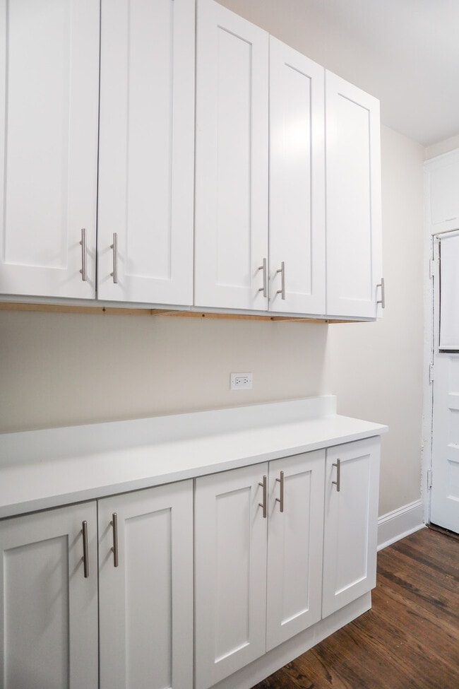 Building Photo - 5746 S Stony Island Ave