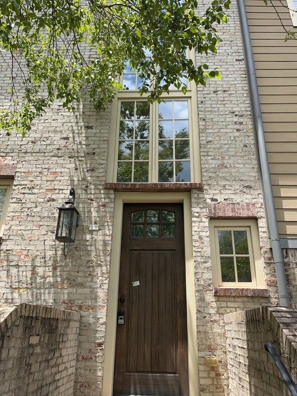 Building Photo - 2081 Eagle Ridge Dr