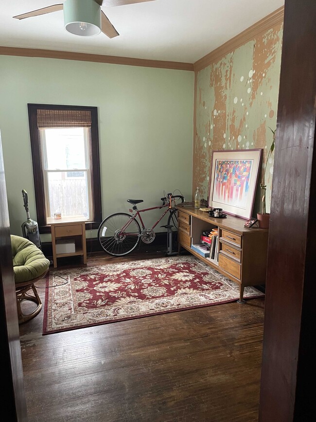 Living - 917 East 19th Street