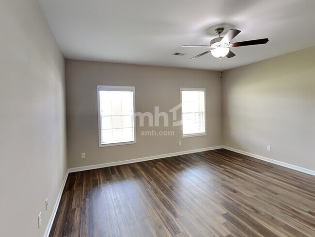 Building Photo - 921 Beverly Ct