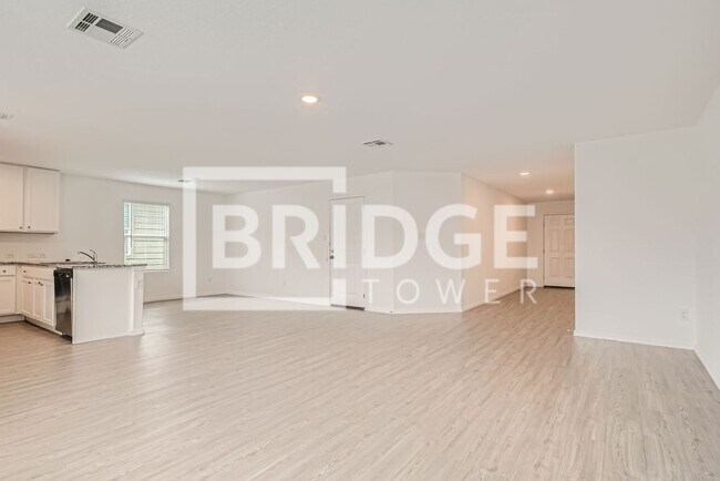 Building Photo - 10615 McClintock Dr