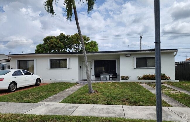 Building Photo - 3151 SW 11th St