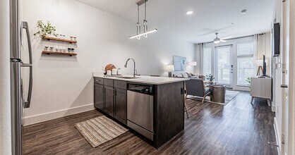 Building Photo - Parkside at Craig Ranch Apartments