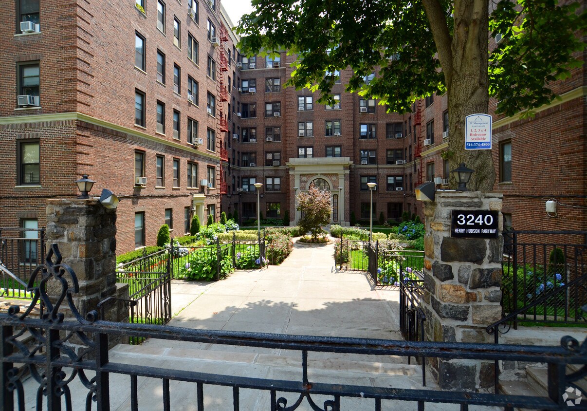 Colony House Apartments Bronx, NY