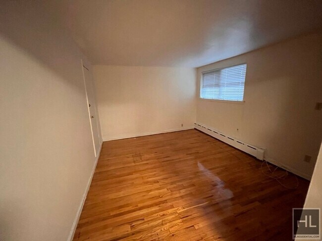 Building Photo - west 256 sth bronx, NY 10471