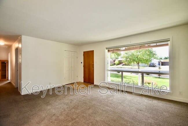 Building Photo - 1308 Sonata St