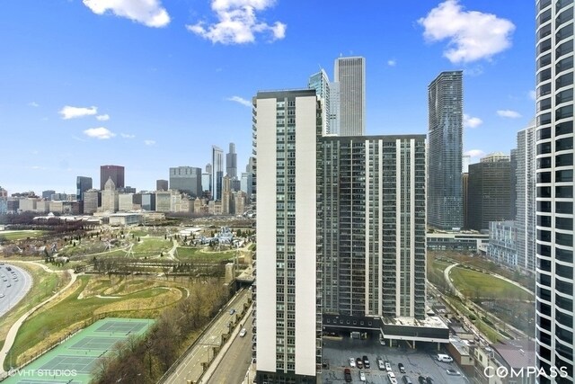 Foto del edificio - 155 N Harbor Dr