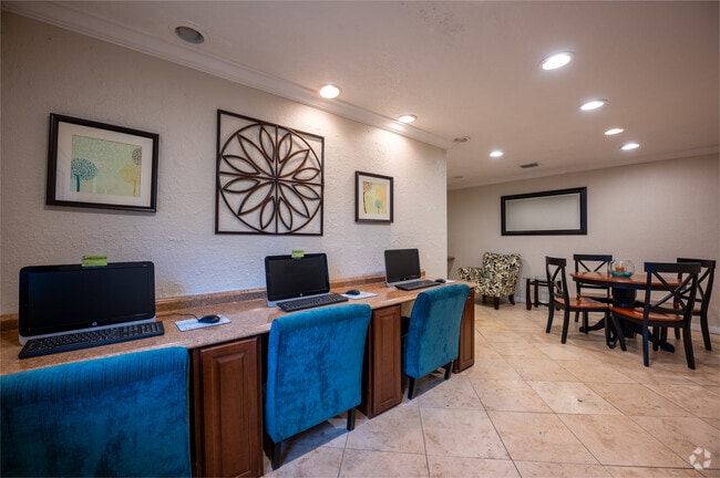 Centro de negocios - The Apartments at Oak Creek