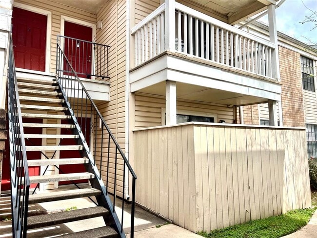 Building Photo - 2750 Holly Hall St