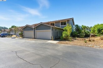 Building Photo - 81 Mountain Valley