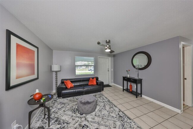 Building Photo - 6025 Florida Cir S