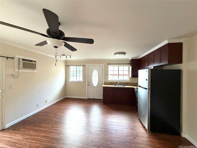 Foto del edificio - 2 bedroom, 1 bath in Kaimuki!