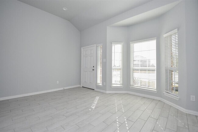 Building Photo - 32958 Silver Mdw Wy