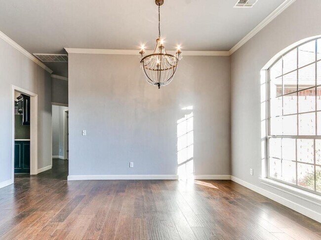 Foto del edificio - 17121 Kemble Ln