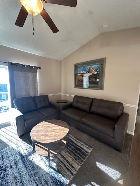 ¡Recién remodelado, imperdible! - 1442 S 430 W