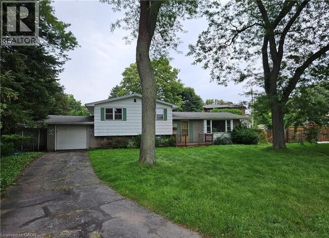 Building Photo - 151 Seneca Ct