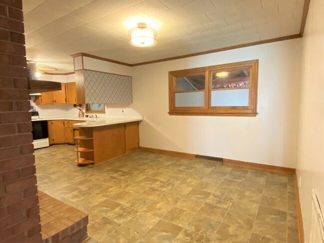 Building Photo - ---- Ranch Home in Burlington ----