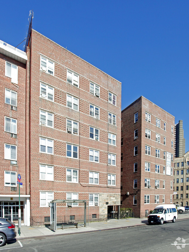 Building Photo - 3205 Grand Concourse