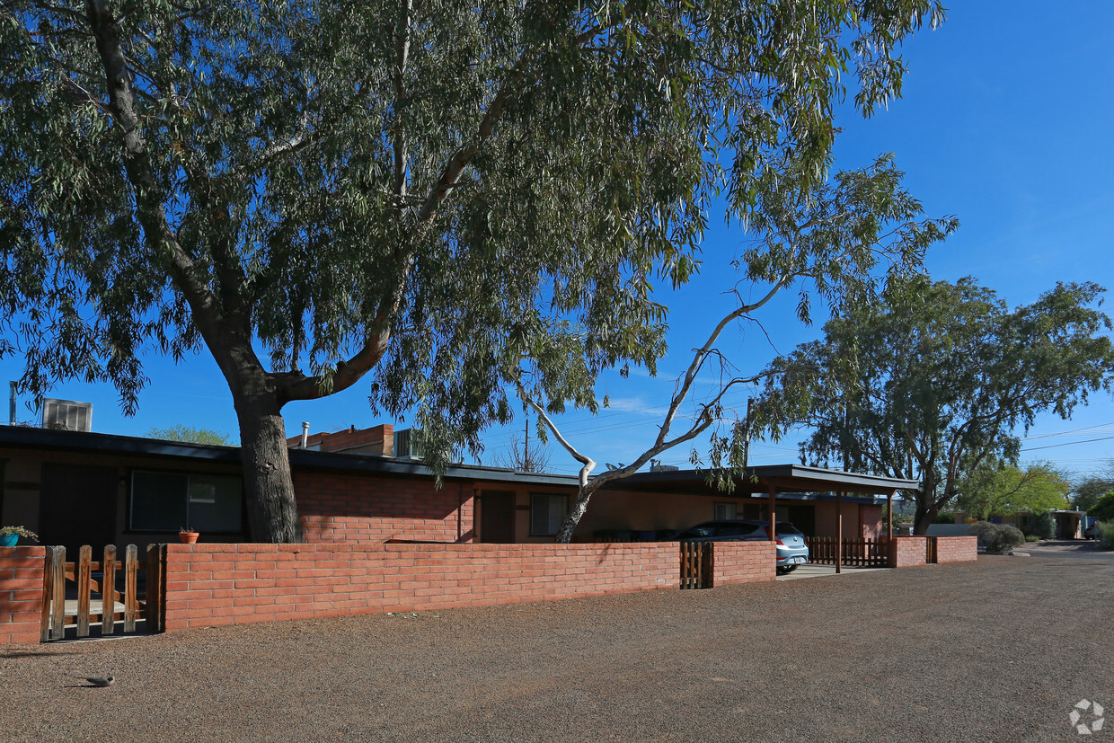 Building Photo - Hazen Townhomes