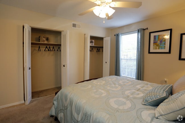 Great Closet Space - Acas Cordova Regency