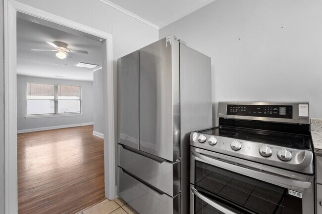 Foto del edificio - 932 33rd Ave N