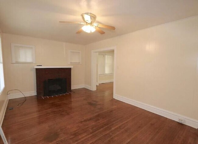 Building Photo - 2665 Chesterfield Ave