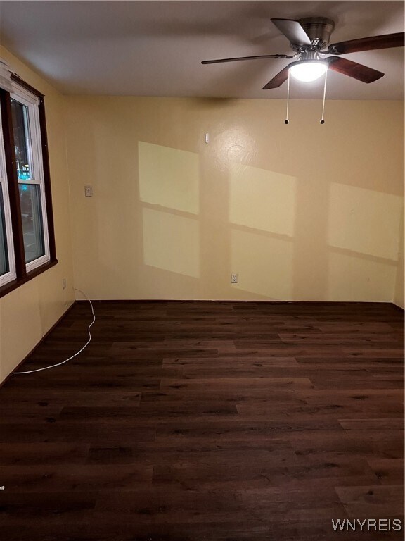 Building Photo - 1981 Niagara St