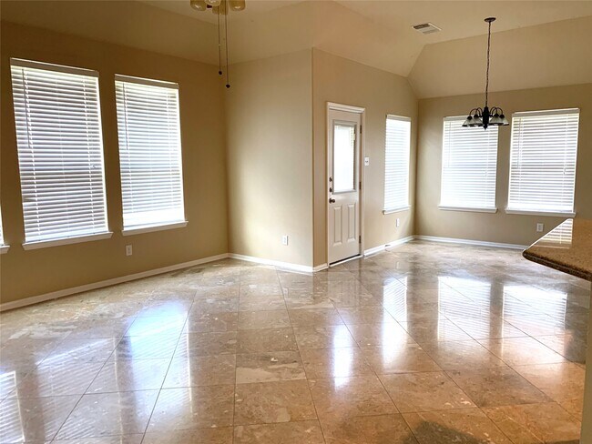 Foto del edificio - 2822 Chalet Knolls Ln